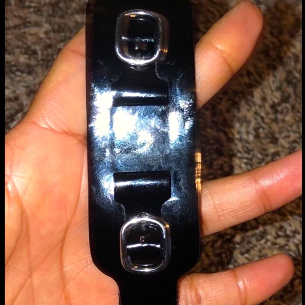 GUESS Watch with Changeable Bands - Picture 7 of 9